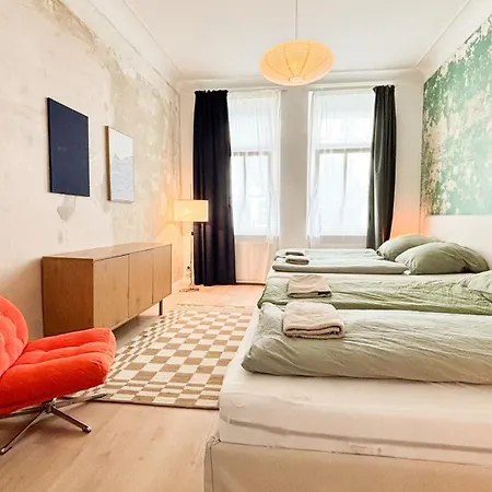 Zwei Grosse Altbau Fuer Gruppen Bis 14 Personen Im Leipziger Westen, Direkte Parkplaetze Im Innenhof, 10 Minuten Vom Zentrum *