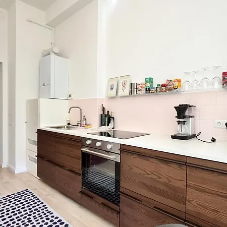 Zwei Grosse Altbau Fuer Gruppen Bis 14 Personen Im Leipziger Westen, Direkte Parkplaetze Im Innenhof, 10 Minuten Vom Zentrum Apartamento *