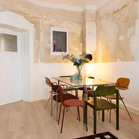 Zwei Grosse Altbau Fuer Gruppen Bis 14 Personen Im Leipziger Westen, Direkte Parkplaetze Im Innenhof, 10 Minuten Vom Zentrum Apartamento *