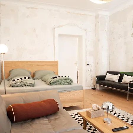 Apartamento Zwei Grosse Altbau Fuer Gruppen Bis 14 Personen Im Leipziger Westen, Direkte Parkplaetze Im Innenhof, 10 Minuten Vom Zentrum