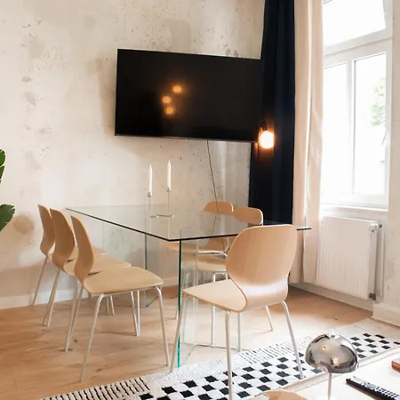 Apartamento Zwei Grosse Altbau Fuer Gruppen Bis 14 Personen Im Leipziger Westen, Direkte Parkplaetze Im Innenhof, 10 Minuten Vom Zentrum Leipzig
