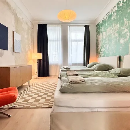 Apartamento Zwei Grosse Altbau Fuer Gruppen Bis 14 Personen Im Leipziger Westen, Direkte Parkplaetze Im Innenhof, 10 Minuten Vom Zentrum Leipzig