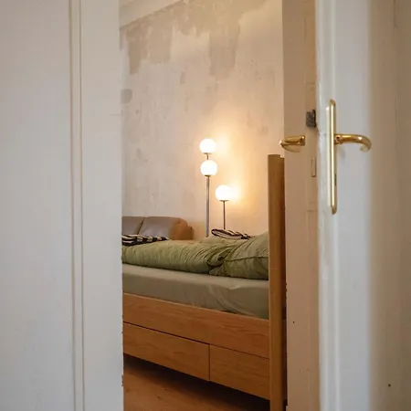 Zwei Grosse Altbau Fuer Gruppen Bis 14 Personen Im Leipziger Westen, Direkte Parkplaetze Im Innenhof, 10 Minuten Vom Zentrum *