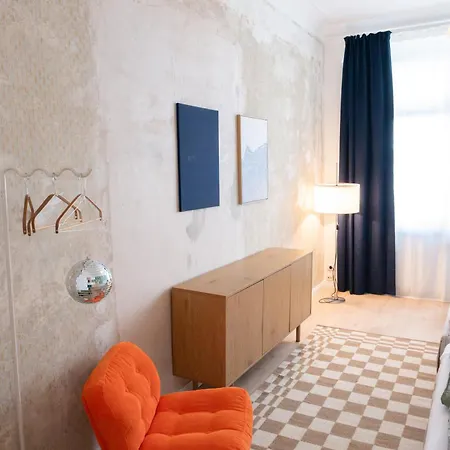 Zwei Grosse Altbau Fuer Gruppen Bis 14 Personen Im Leipziger Westen, Direkte Parkplaetze Im Innenhof, 10 Minuten Vom Zentrum * Leipzig