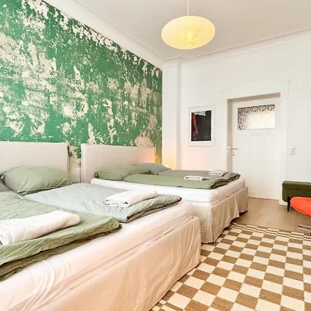 Apartamento Zwei Grosse Altbau Fuer Gruppen Bis 14 Personen Im Leipziger Westen, Direkte Parkplaetze Im Innenhof, 10 Minuten Vom Zentrum Leipzig