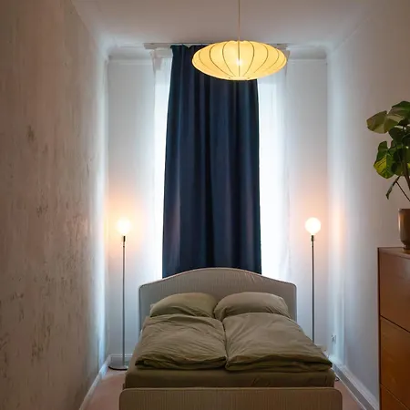 Zwei Grosse Altbau Fuer Gruppen Bis 14 Personen Im Leipziger Westen, Direkte Parkplaetze Im Innenhof, 10 Minuten Vom Zentrum Apartamento