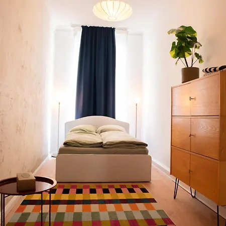 Zwei Grosse Altbau Fuer Gruppen Bis 14 Personen Im Leipziger Westen, Direkte Parkplaetze Im Innenhof, 10 Minuten Vom Zentrum Apartamento Leipzig