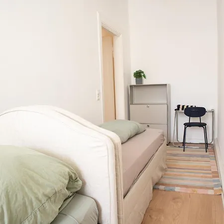Zwei Grosse Altbau Fuer Gruppen Bis 14 Personen Im Leipziger Westen, Direkte Parkplaetze Im Innenhof, 10 Minuten Vom Zentrum Apartamento Leipzig