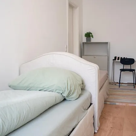 Apartamento Zwei Grosse Altbau Fuer Gruppen Bis 14 Personen Im Leipziger Westen, Direkte Parkplaetze Im Innenhof, 10 Minuten Vom Zentrum *