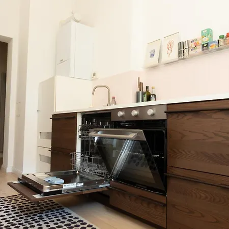 Apartamento Zwei Grosse Altbau Fuer Gruppen Bis 14 Personen Im Leipziger Westen, Direkte Parkplaetze Im Innenhof, 10 Minuten Vom Zentrum Leipzig