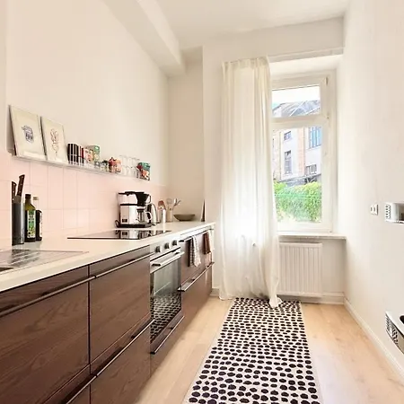 Zwei Grosse Altbau Fuer Gruppen Bis 14 Personen Im Leipziger Westen, Direkte Parkplaetze Im Innenhof, 10 Minuten Vom Zentrum Apartamento Leipzig