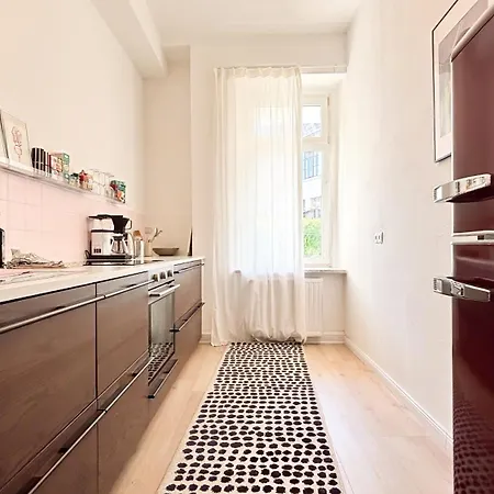 Zwei Grosse Altbau Fuer Gruppen Bis 14 Personen Im Leipziger Westen, Direkte Parkplaetze Im Innenhof, 10 Minuten Vom Zentrum Apartamento Leipzig