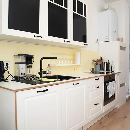 Zwei Grosse Altbau Fuer Gruppen Bis 14 Personen Im Leipziger Westen, Direkte Parkplaetze Im Innenhof, 10 Minuten Vom Zentrum *