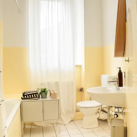 Apartamento Zwei Grosse Altbau Fuer Gruppen Bis 14 Personen Im Leipziger Westen, Direkte Parkplaetze Im Innenhof, 10 Minuten Vom Zentrum *