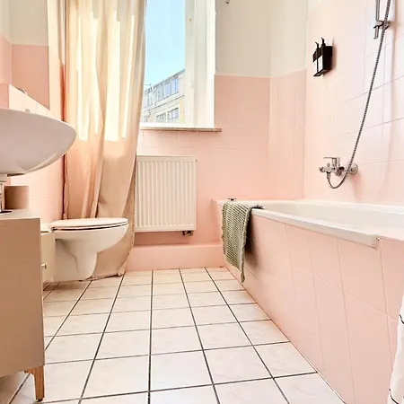 Zwei Grosse Altbau Fuer Gruppen Bis 14 Personen Im Leipziger Westen, Direkte Parkplaetze Im Innenhof, 10 Minuten Vom Zentrum * Leipzig