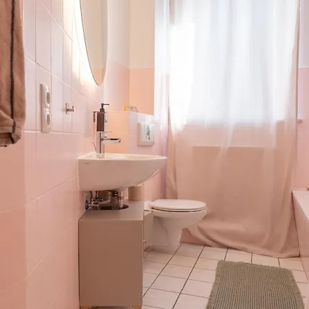 Zwei Grosse Altbau Fuer Gruppen Bis 14 Personen Im Leipziger Westen, Direkte Parkplaetze Im Innenhof, 10 Minuten Vom Zentrum Apartamento Leipzig
